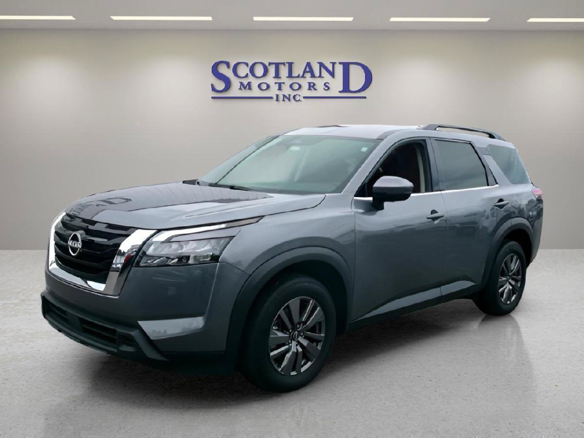 Used 2025 Nissan Pathfinder SV AWD/4WD image 2