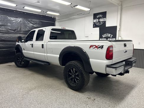 Used 2016 Ford F250 XLT w/ FX4 Off-Road Package AWD/4WD image 4