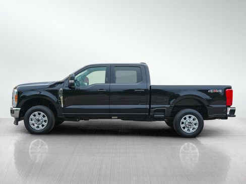 Used 2023 Ford F250 XLT AWD/4WD image 2