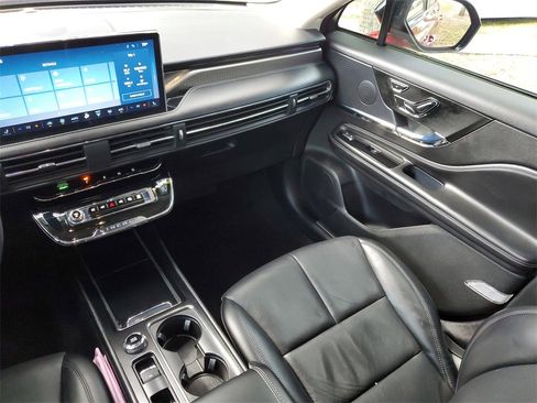 Used 2023 Lincoln Corsair Reserve w/ Jet Appearance Package image 17