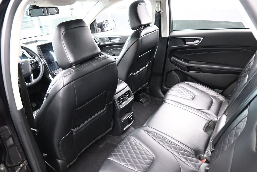 Used 2024 Ford Edge Titanium AWD/4WD image 36