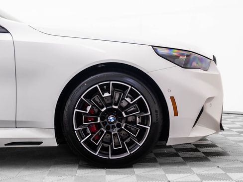 Used 2026 BMW M5 w/ Carbon Package image 41