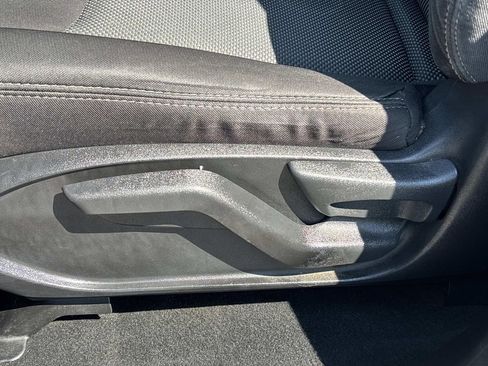 Used 2020 Nissan Pathfinder S image 10