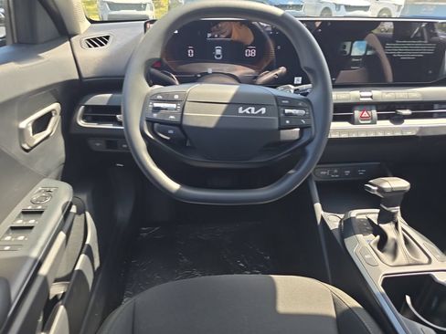 New 2026 Kia K4 FWD image 12