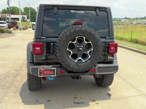 New 2023 Jeep Wrangler Rubicon w/ Cold Weather Group image 7