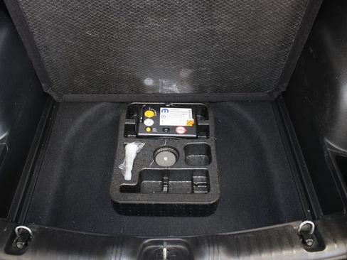 Used 2020 Jeep Compass Limited AWD/4WD image 8