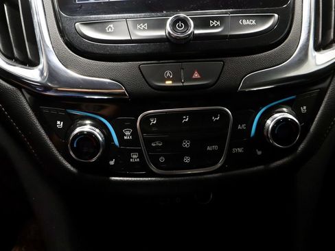 Used 2024 Chevrolet Equinox Premier AWD/4WD image 30