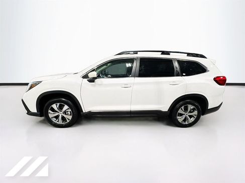 Used 2025 Subaru Ascent Premium image 8