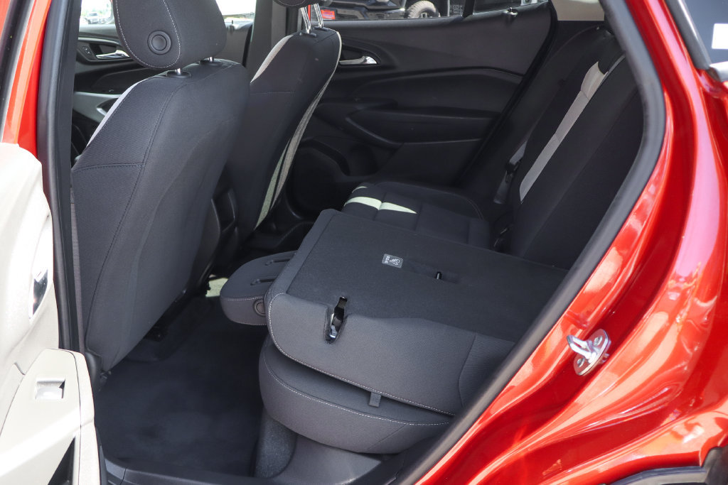 Used 2024 Chevrolet Trax LS w/ LS Convenience Package FWD image 41