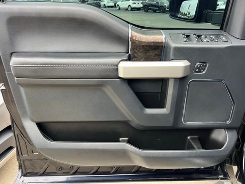 Used 2022 Ford F250 Lariat w/ Lariat Value Package image 30