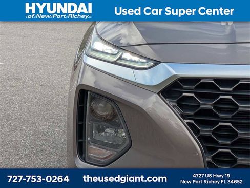 Used 2019 Hyundai Santa Fe SE image 9