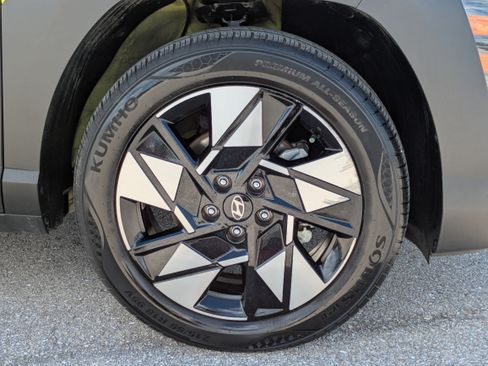 Used 2024 Hyundai Kona SEL FWD image 11
