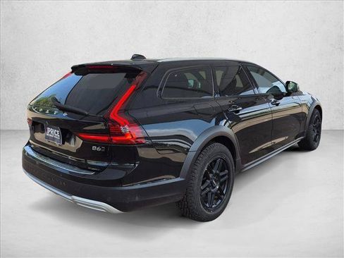 Used 2022 Volvo V90 B6 Cross Country w/ Advanced Package AWD/4WD image 5