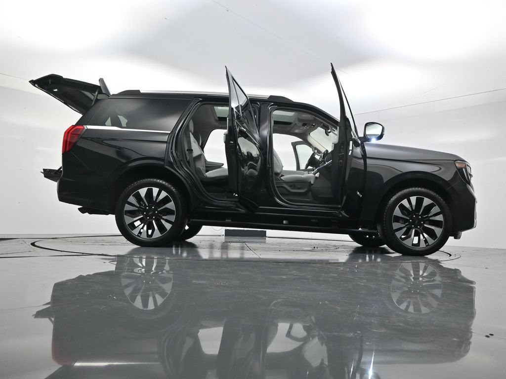 Used 2025 Ford Expedition Platinum w/ Driver's Package AWD/4WD image 57