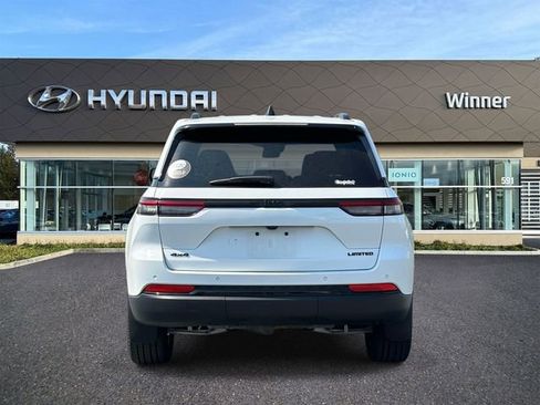 Used 2025 Jeep Grand Cherokee Limited w/ Black Appearance Package image 4