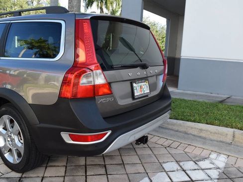Used 2011 Volvo XC70 3.2 w/ Premium Pkg image 18
