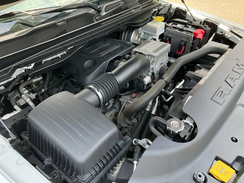 Used 2022 RAM 1500 Laramie AWD/4WD image 24