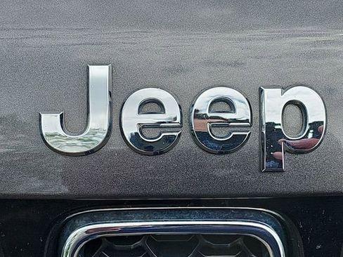 Used 2019 Jeep Compass Latitude w/ Cold Weather Group AWD/4WD image 35