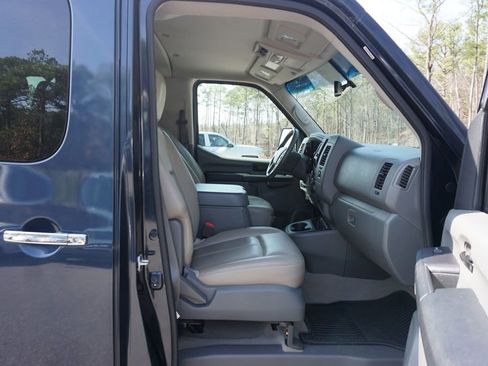 Used 2019 Nissan NV 3500 SL image 17