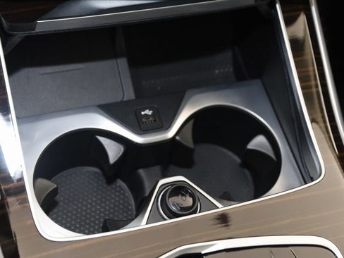 Used 2023 BMW X7 xDrive40i w/ Premium Package image 32