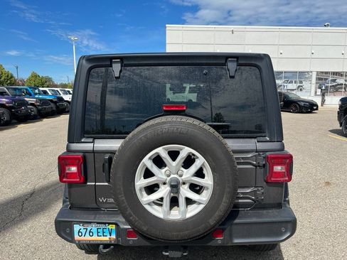 Used 2023 Jeep Wrangler Unlimited Sport AWD/4WD image 3