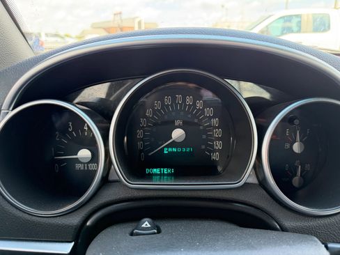 Used 2004 Chevrolet SSR w/ Preferred Equipment Group image 11