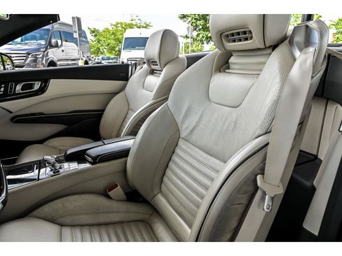 Used 2015 Mercedes-Benz SL 550 image 12