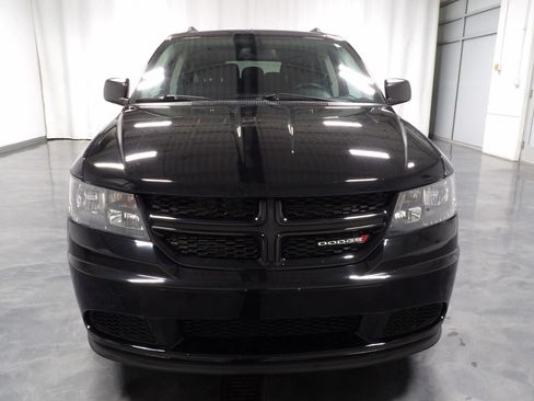 Used 2018 Dodge Journey SE w/ Blacktop Package image 2