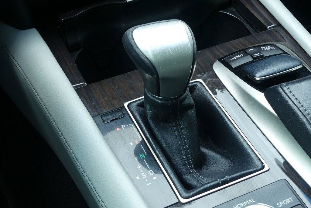 Used 2014 Lexus LS 460 w/ Comfort Package RWD image 26