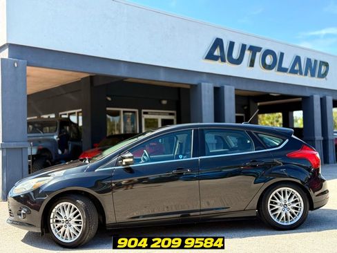 Used 2014 Ford Focus Titanium FWD image 4