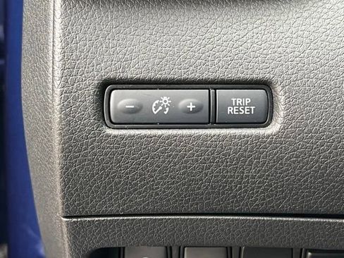 Used 2020 Nissan Rogue S image 33