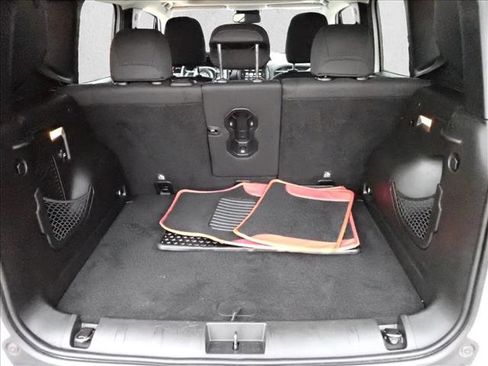 Used 2017 Jeep Renegade Trailhawk AWD/4WD image 8