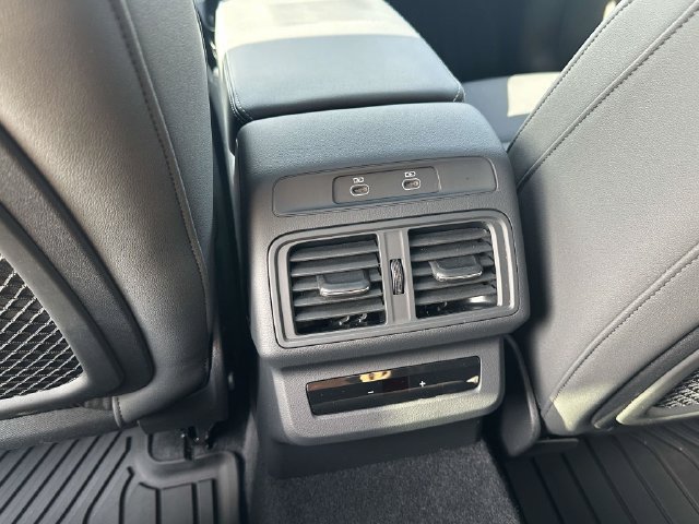 Used 2025 Audi Q5 Premium Plus w/ Premium Plus AWD/4WD image 15