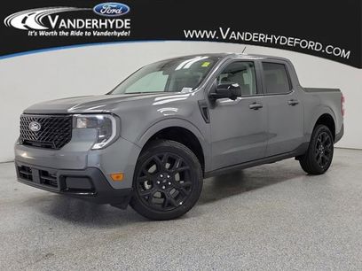 New 2025 Ford Maverick Lariat w/ Black Appearance Package