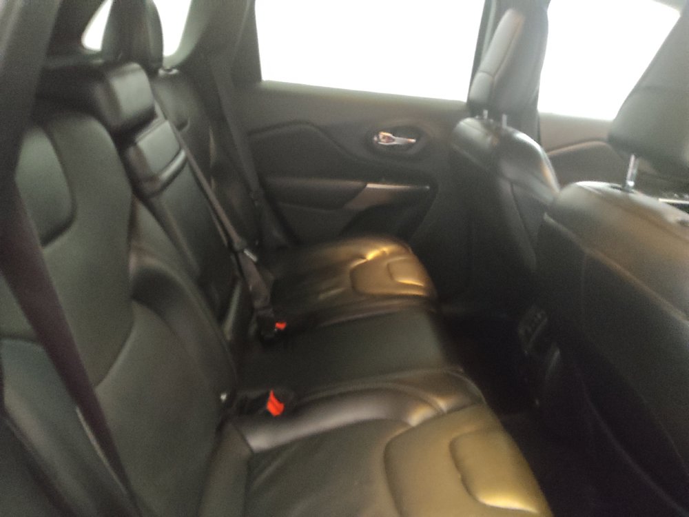Used 2019 Jeep Cherokee Limited AWD/4WD image 19