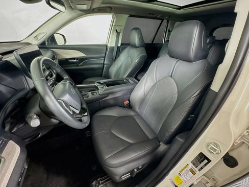 Used 2024 Toyota Grand Highlander AWD Hybrid image 10
