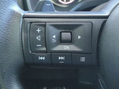 Used 2024 Nissan Rogue S FWD image 24