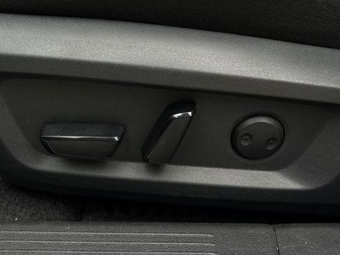 Used 2023 Nissan Rogue SV image 22