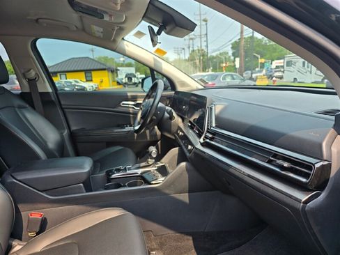 Used 2023 Kia Sportage EX FWD image 18