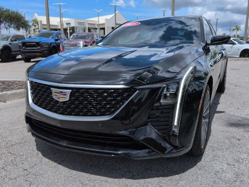 Used 2025 Cadillac CT5 Premium Luxury w/ Technology Package AWD/4WD image 9