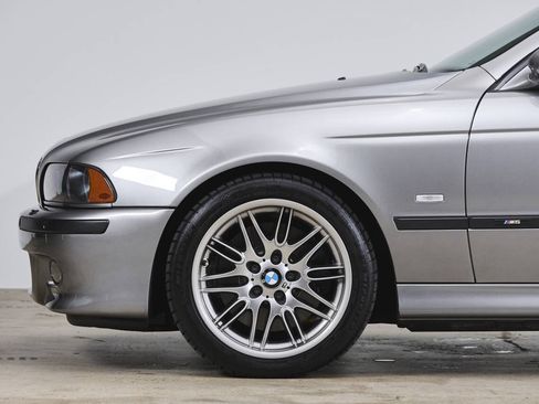 Used 2003 BMW M5 RWD image 23