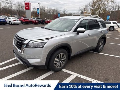 New 2025 Nissan Pathfinder SL w/ Lighting Package (N92) image 3