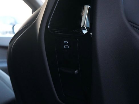 New 2026 BMW iX xDrive60 w/ M Sport Package image 24