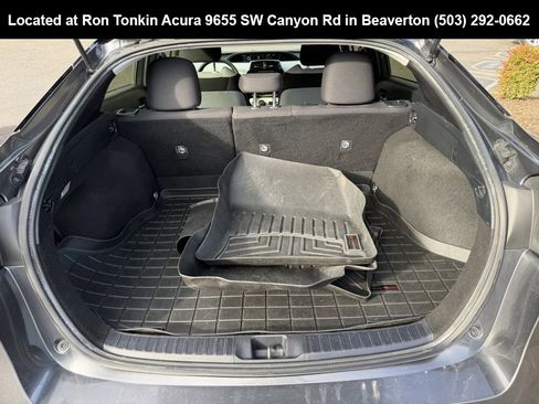 Used 2017 Toyota Prius Four image 10