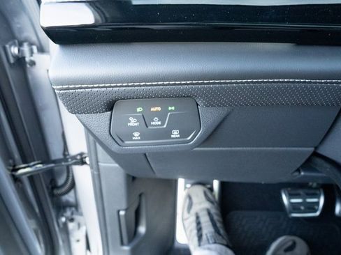 New 2026 Volkswagen Atlas Cross Sport SEL Premium R-Line image 25