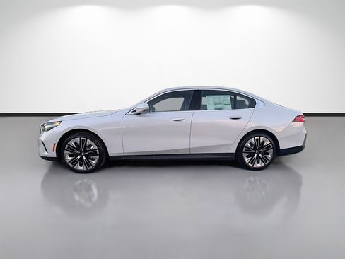 New 2027 BMW 530i xDrive w/ Premium Package AWD/4WD image 6
