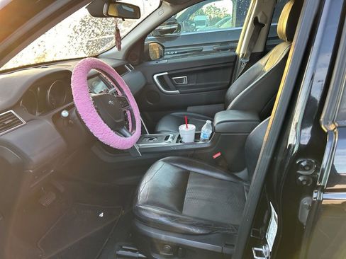 Used 2018 Land Rover Discovery Sport SE image 7