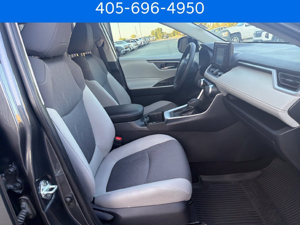 Used 2022 Toyota RAV4 XLE FWD image 34
