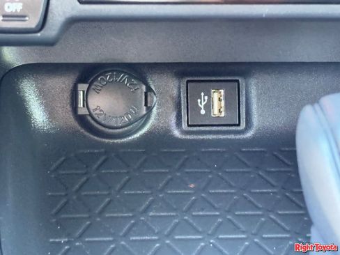 Certified 2025 Toyota RAV4 LE image 28