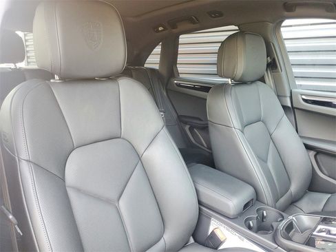 Used 2025 Porsche Macan S image 19